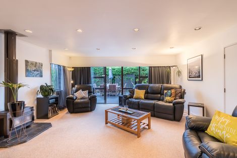 Photo of property in 2 Daffodil Street, Titirangi, Auckland, 0604