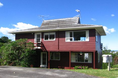 Photo of property in 10 Middlesex Place, Northland, Wellington, 6012