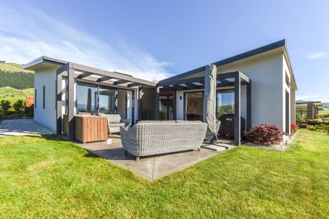 Photo of property in 14 Hill Tops Way, Stoke, Nelson, 7011