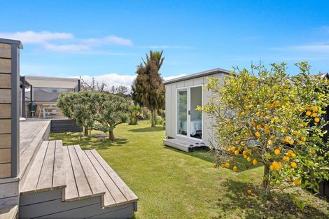 Photo of property in 233a Point Wells Road, Point Wells, 0986