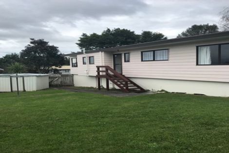Photo of property in 1 Lowell Place, Massey, Auckland, 0614