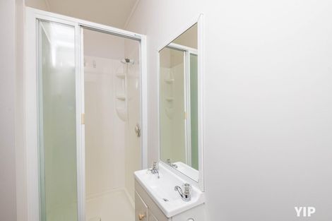 Photo of property in 4 Meadowcroft Grove, Johnsonville, Wellington, 6037