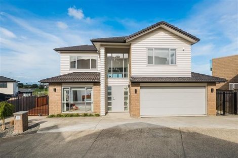 Photo of property in 61 Zara Court, Windsor Park, Auckland, 0632