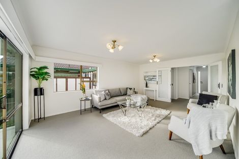 Photo of property in 2/8 Kentigern Close, Pakuranga, Auckland, 2010