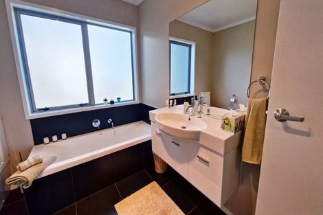 Photo of property in 1 Wilson Road, Urenui, 4375