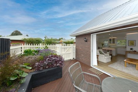 Photo of property in 11 Ludecke Place, Sockburn, Christchurch, 8042
