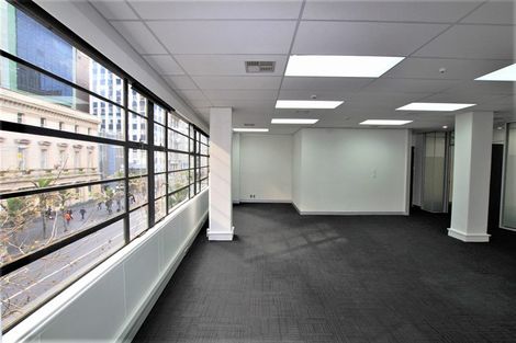Photo of property in 112 Queen Street, Northcote Point, Auckland, 0627