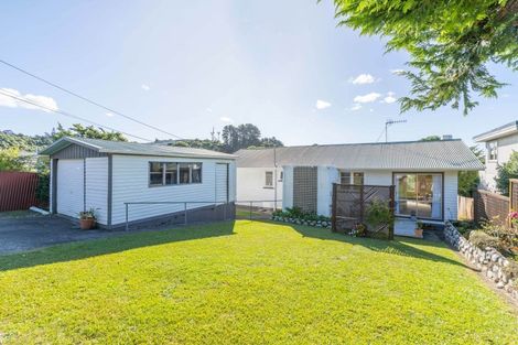Photo of property in 6 Kaitawa Crescent, Paraparaumu, 5032