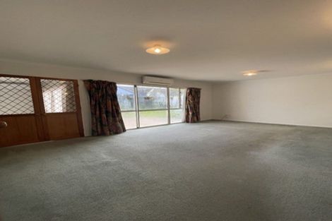 Photo of property in 8 Murfitt Place, Sockburn, Christchurch, 8042