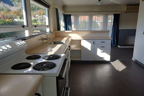 Photo of property in 122 Waimea Road, Nelson South, Nelson, 7010