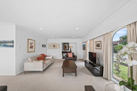 Photo of property in 10 Alf Walker Place, Papakura, 2110