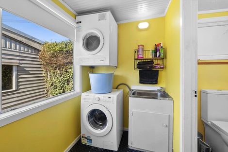 Photo of property in 95 Pioneer Road, Moturoa, New Plymouth, 4310