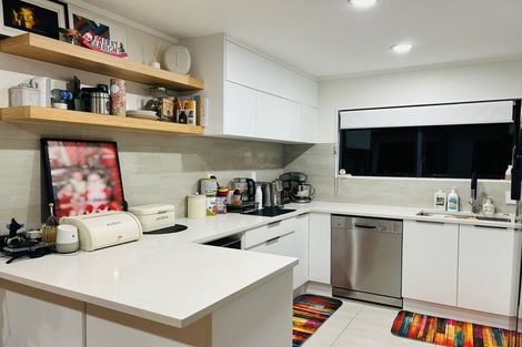 Photo of property in 13 Sunward Rise, Glenfield, Auckland, 0629