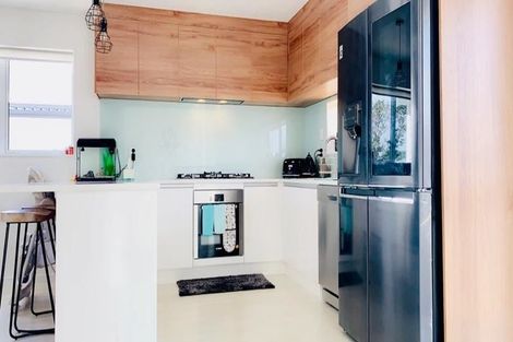 Photo of property in 10a Glenfield Road, Birkenhead, Auckland, 0626