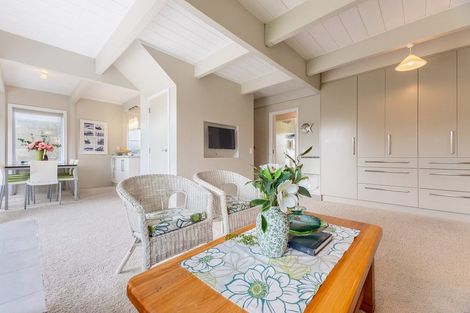 Photo of property in 115 Field Way, Waikanae Beach, Waikanae, 5036