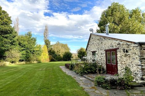 Photo of property in Lombardy Cottage, 162 Shepherds Flat Road, Cambrians, Oturehua, 9386