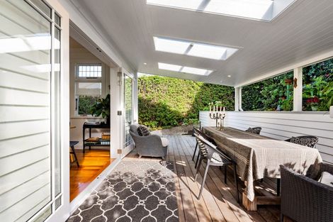 Photo of property in 14 Corry Avenue, Bluff Hill, Napier, 4110