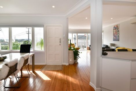 Photo of property in 7 Karaka Street, Helensville, 0800