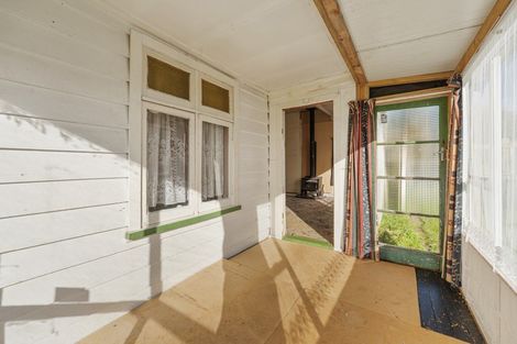 Photo of property in 23 Falstaff Street, Stratford, 4332