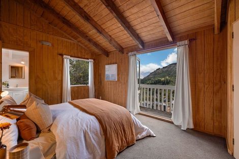 Photo of property in 30a Mackinnon Terrace, Sunshine Bay, Queenstown, 9300