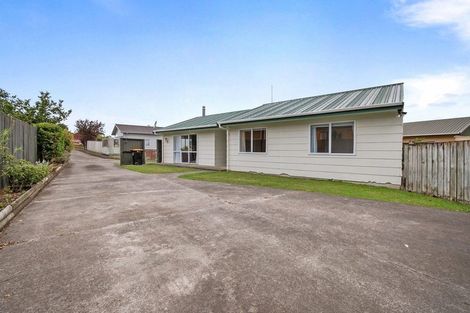 Photo of property in 105 Hillcrest Drive, Kelvin Grove, Palmerston North, 4414