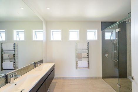 Photo of property in 33 Hartwell Drive, Kelvin Grove, Palmerston North, 4470