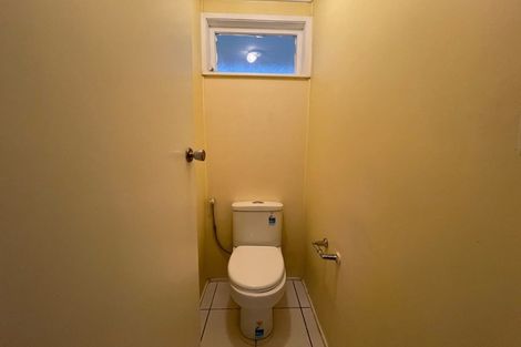 Photo of property in 17 Ellice Road, Totara Vale, Auckland, 0629