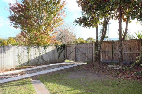 Photo of property in 90 Matipo Road, Te Atatu Peninsula, Auckland, 0610