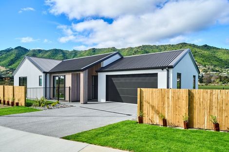 Photo of property in 100 Waipunahau Road, Waikanae, 5036