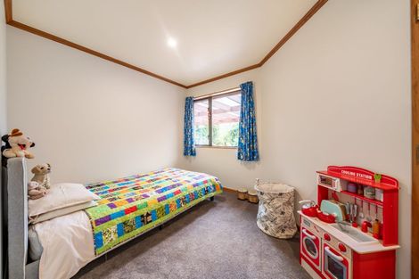 Photo of property in 38 Emerald Hill Drive, Birchville, Upper Hutt, 5018