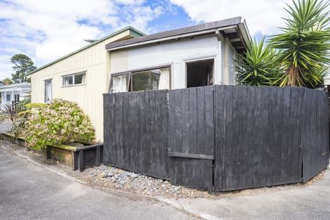 Photo of property in 176 Henderson Valley Road, Henderson, Auckland, 0612
