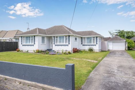 Photo of property in 15 Carlisle Street, Levin, 5510