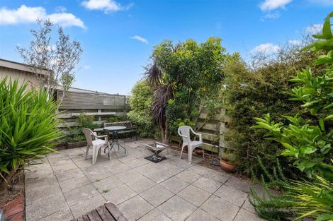 Photo of property in 66unit Robinson Avenue, Holdens Bay, Rotorua, 3010