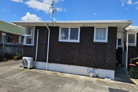 Photo of property in 525 Massey Road, Mangere, Auckland, 2022