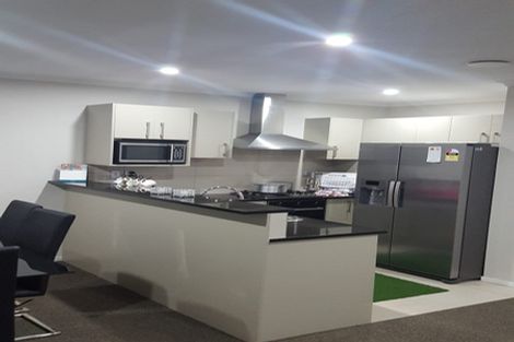 Photo of property in 143a Henderson Valley Road, Henderson, Auckland, 0612