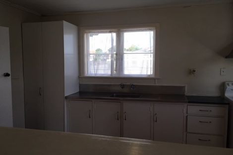 Photo of property in 27 Opaheke Road, Papakura, 2110