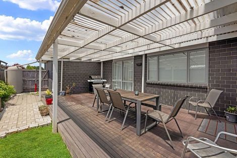 Photo of property in 587 Great South Road, Rosehill, Papakura, 2113