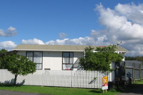 Photo of property in 14 Starforth Place, Henderson, Auckland, 0612