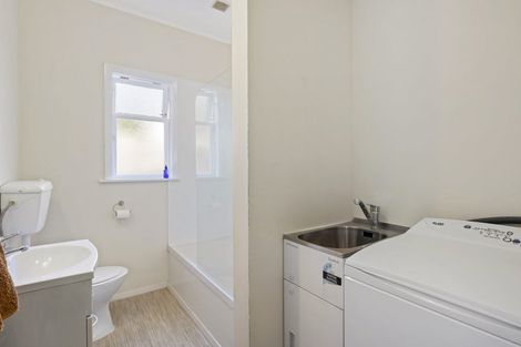 Photo of property in 22 Ranui Crescent, Khandallah, Wellington, 6035