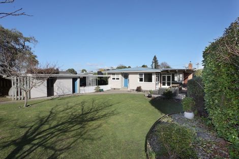 Photo of property in 22 Wellington Street, Feilding, 4702