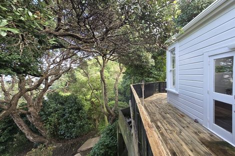 Photo of property in 4 Rangiora Avenue, Kaiwharawhara, Wellington, 6035
