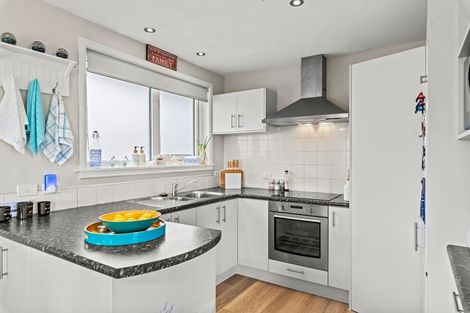 Photo of property in 21 La Perouse Place, Northcote, Christchurch, 8052