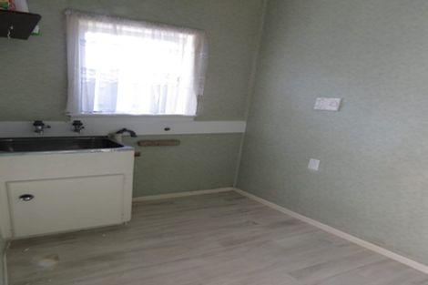 Photo of property in 21 Savoy Road, Glen Eden, Auckland, 0602