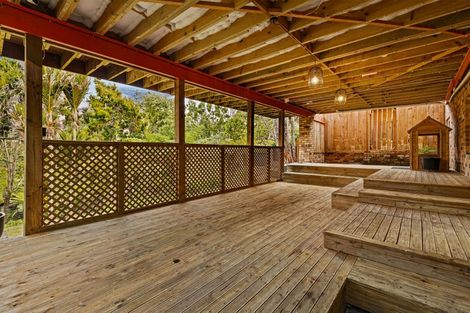 Photo of property in 236 Godley Road, Titirangi, Auckland, 0604