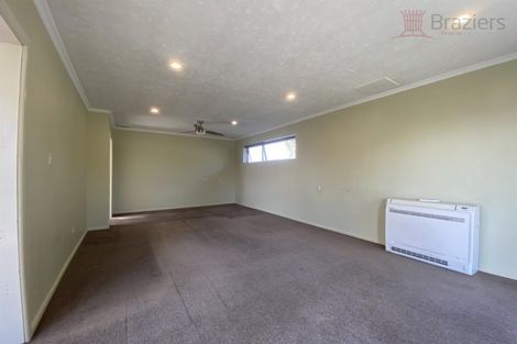Photo of property in 82 Warren Crescent, Hillmorton, Christchurch, 8025