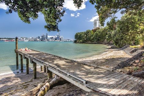 Photo of property in 13 Stanley Point Road, Stanley Point, Auckland, 0624