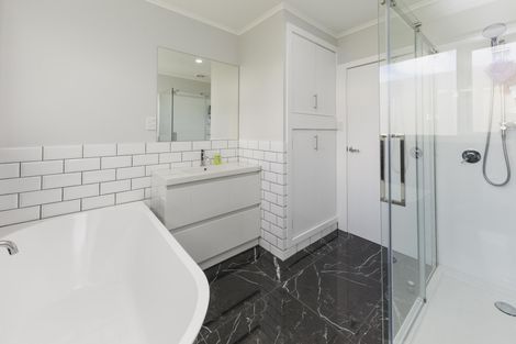 Photo of property in 10 Pitama Road, Awapuni, Palmerston North, 4412