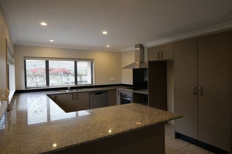 Photo of property in 27 Greig Place, Pukekohe, 2120