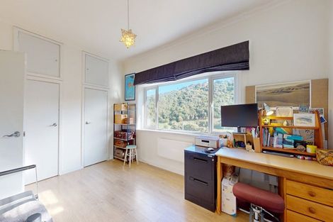 Photo of property in 103 Houghton Bay Road, Houghton Bay, Wellington, 6023