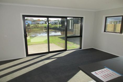 Photo of property in 30 Koru Loop, Paraparaumu, 5032
